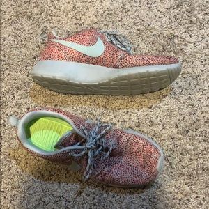 Nike roshes